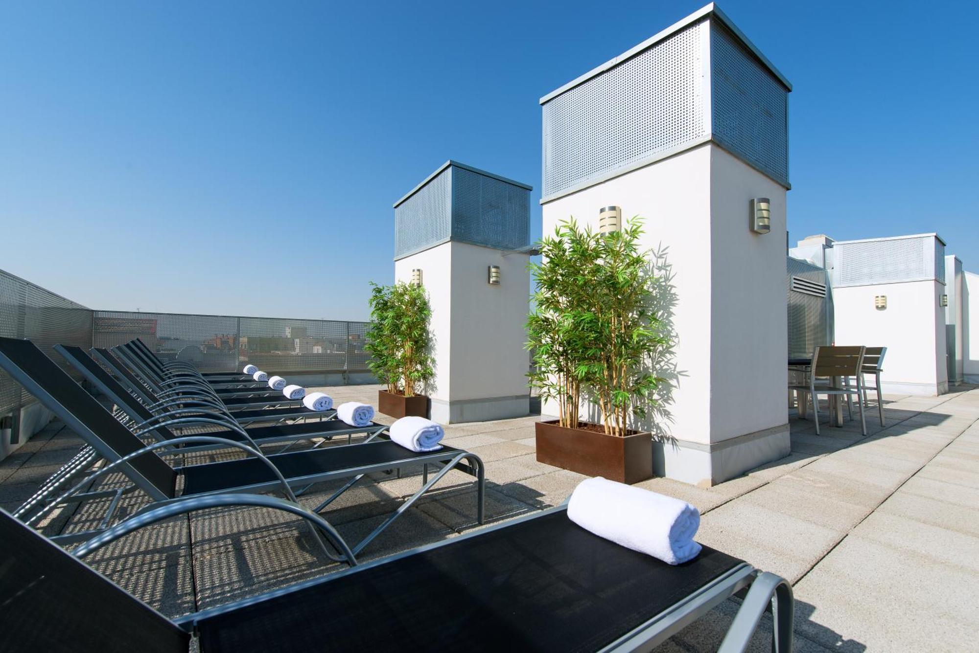 Neomagna Madrid Exterior foto
